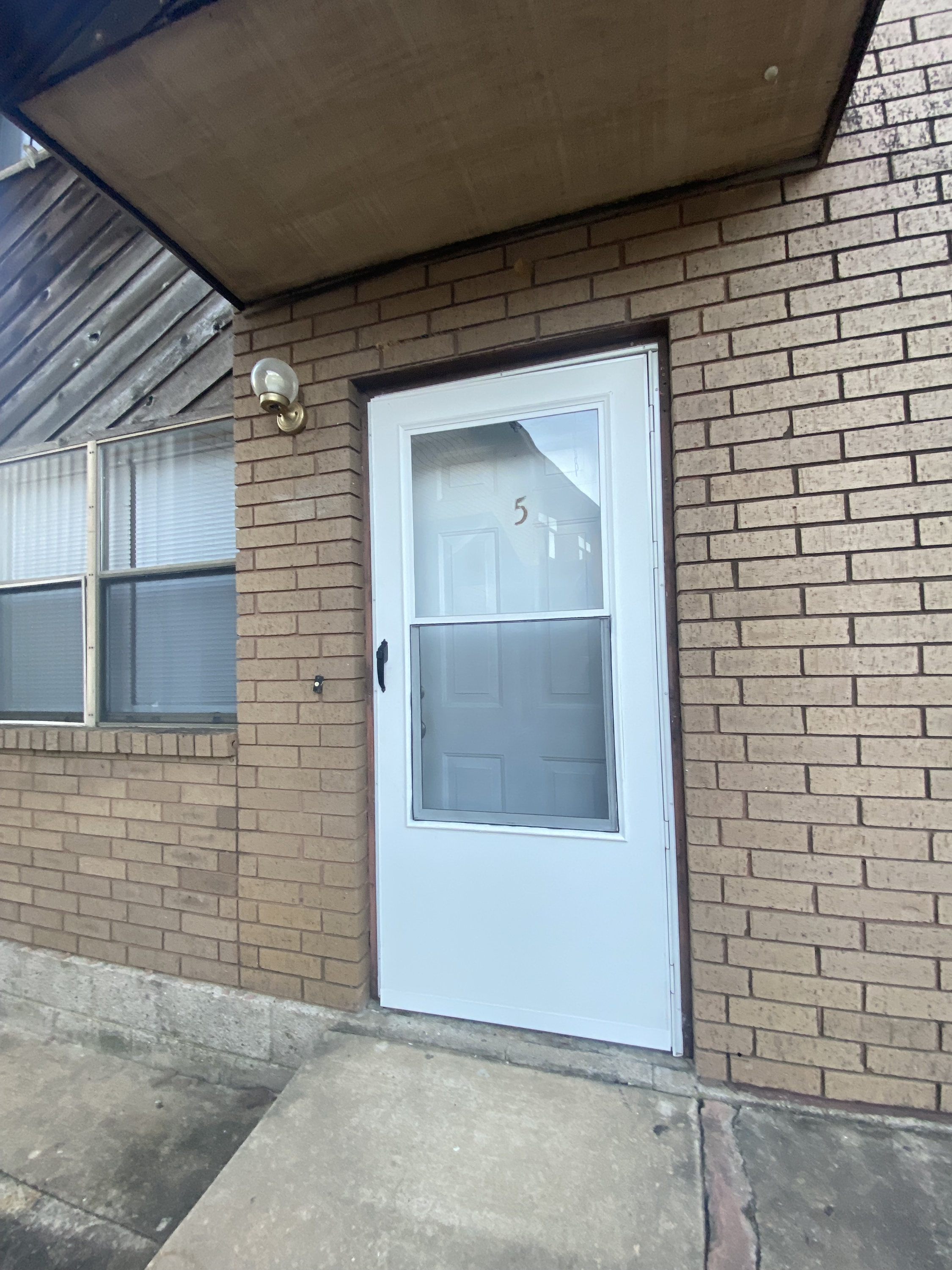 305 West Pleasant Valley Road - 5
